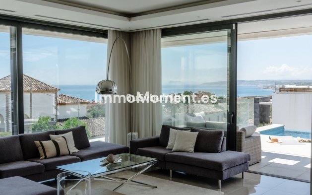 Resale - Villa - Estepona - Estepona Centro