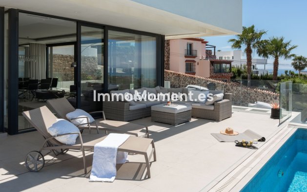 Resale - Villa - Estepona - Estepona Centro