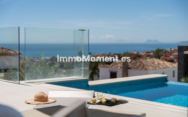 Resale - Villa - Estepona - Estepona Centro