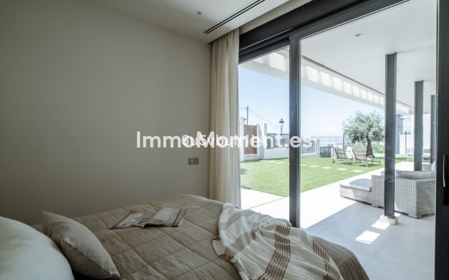 Resale - Villa - Estepona - Estepona Centro