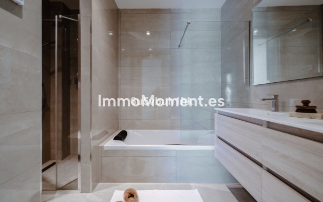 Resale - Villa - Estepona - Estepona Centro