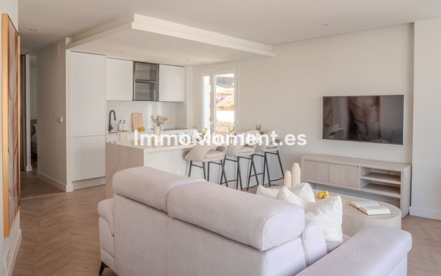 Resale - Apartment - Estepona - Estepona Centro
