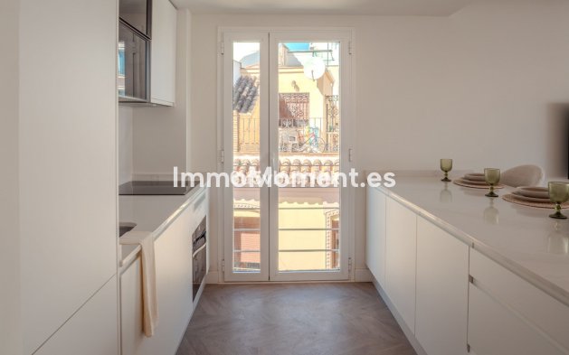Resale - Apartment - Estepona - Estepona Centro
