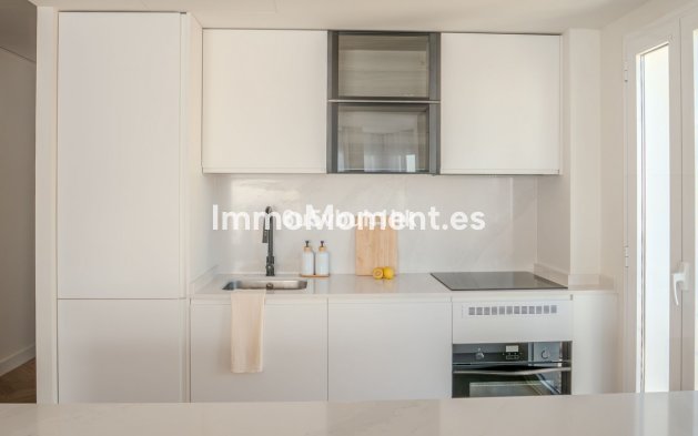 Resale - Apartment - Estepona - Estepona Centro