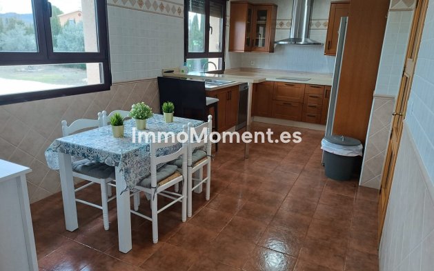 Resale - Villa - Yecla - Yecla Centro