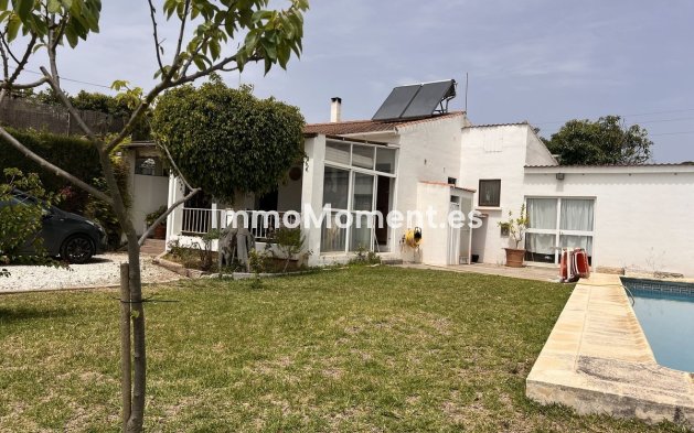 Resale - Villa - Estepona - Selwo