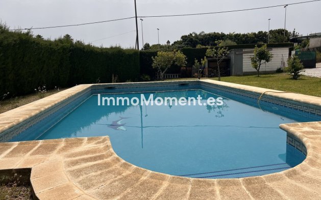 Resale - Villa - Estepona - Selwo