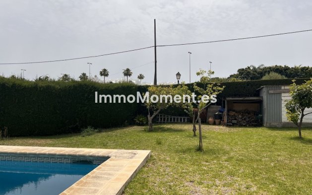 Resale - Villa - Estepona - Selwo