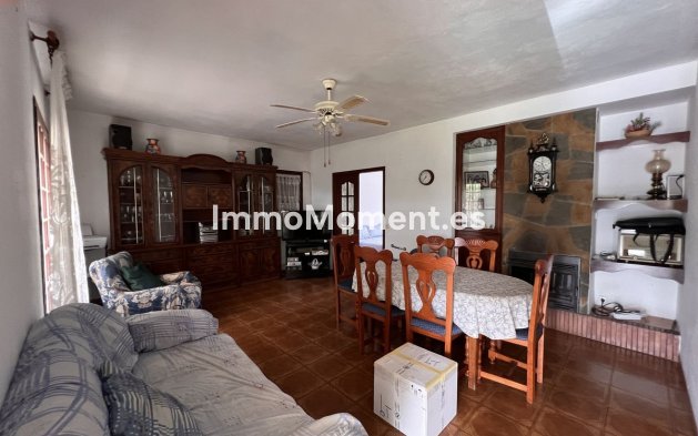 Resale - Villa - Estepona - Selwo