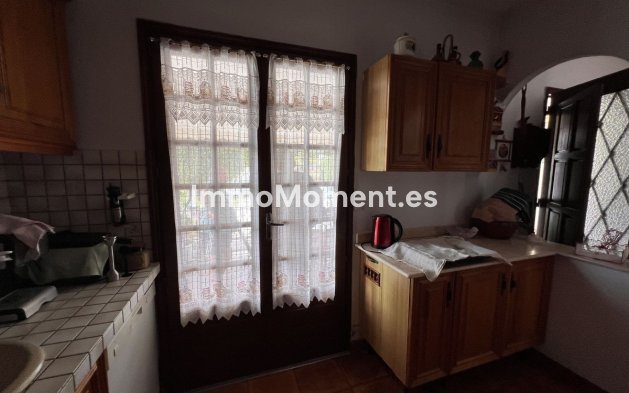 Resale - Villa - Estepona - Selwo