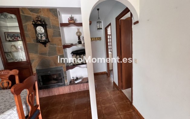 Resale - Villa - Estepona - Selwo