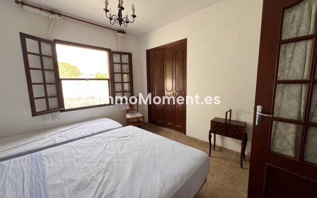 Resale - Villa - Estepona - Selwo