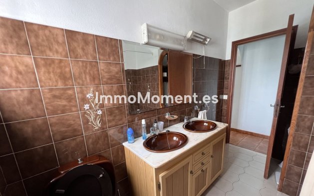 Resale - Villa - Estepona - Selwo