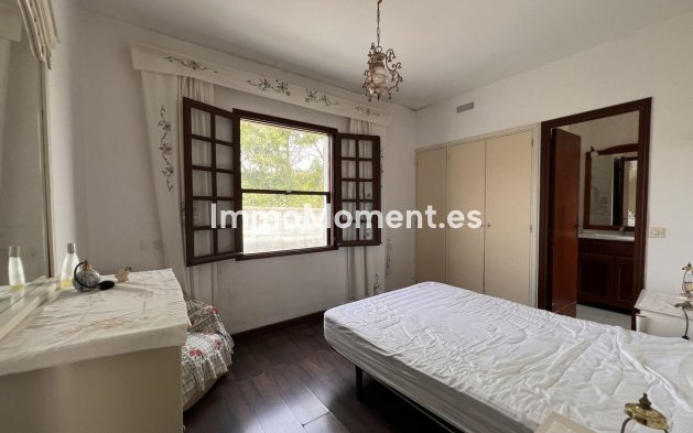 Resale - Villa - Estepona - Selwo