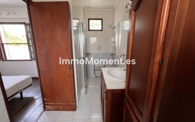 Resale - Villa - Estepona - Selwo