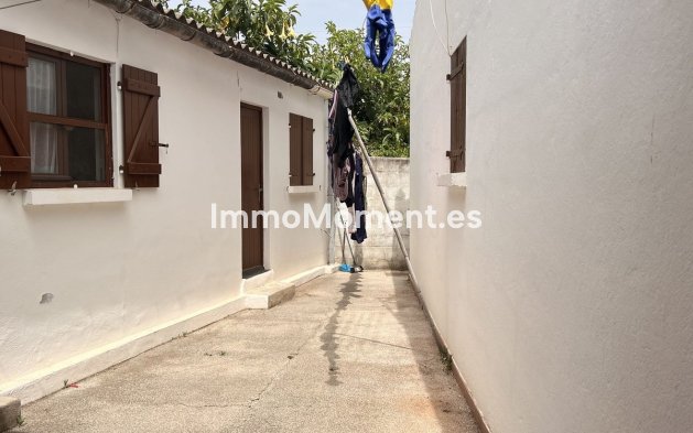 Resale - Villa - Estepona - Selwo