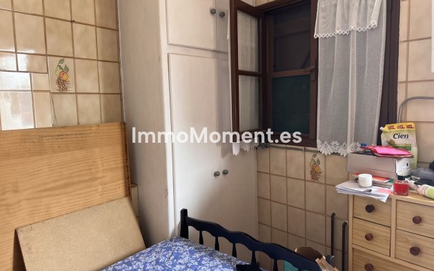 Resale - Villa - Estepona - Selwo