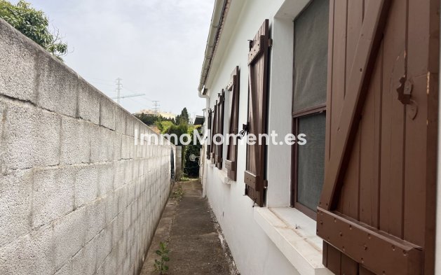 Resale - Villa - Estepona - Selwo