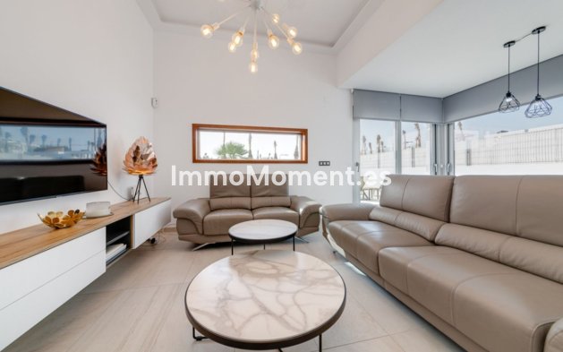 Resale - Villa - Guardamar del Segura - Urbanización El Raso