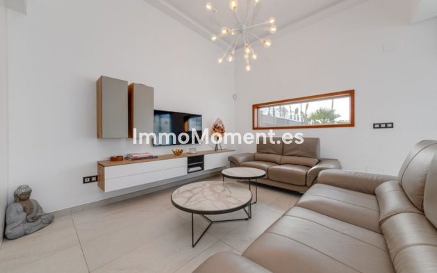 Resale - Villa - Guardamar del Segura - Urbanización El Raso