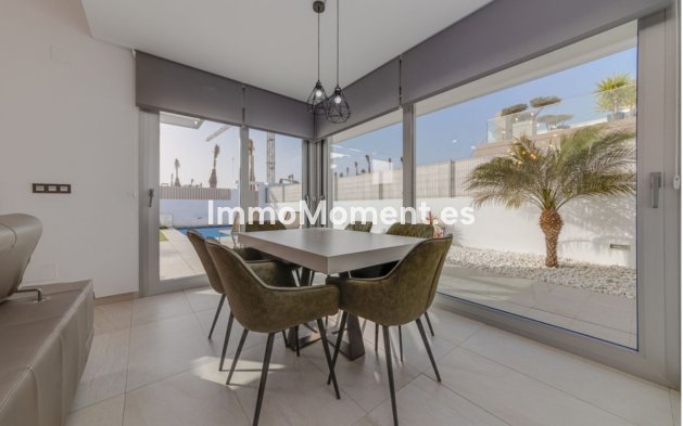 Resale - Villa - Guardamar del Segura - Urbanización El Raso