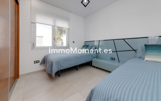 Resale - Villa - Guardamar del Segura - Urbanización El Raso