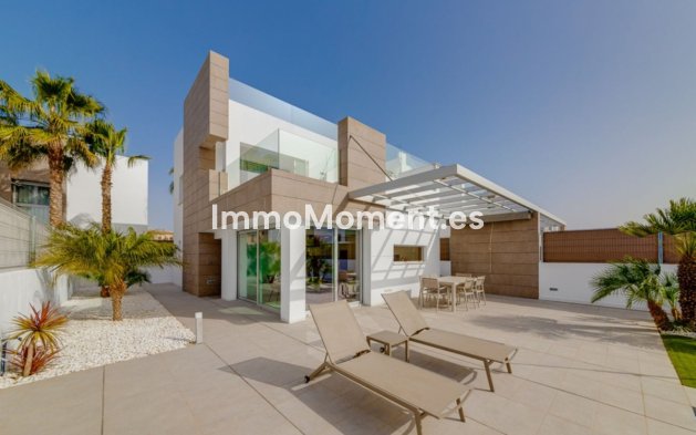 Resale - Villa - Guardamar del Segura - Urbanización El Raso