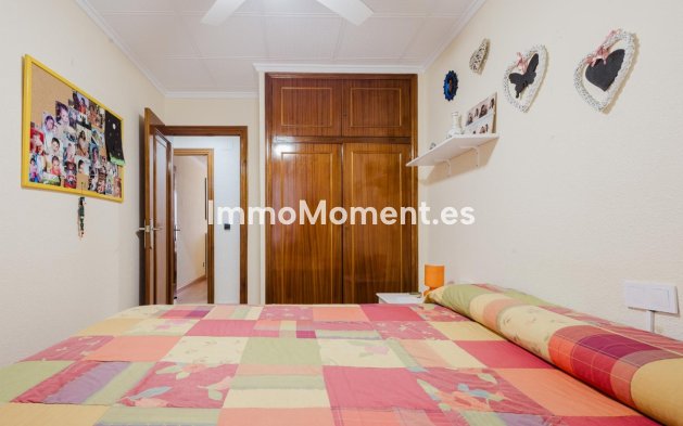 Resale - Apartment - Torrevieja - Torrevieja Centro
