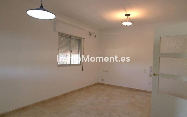 Wiederverkauf - Villa -   Inländisch - Alora