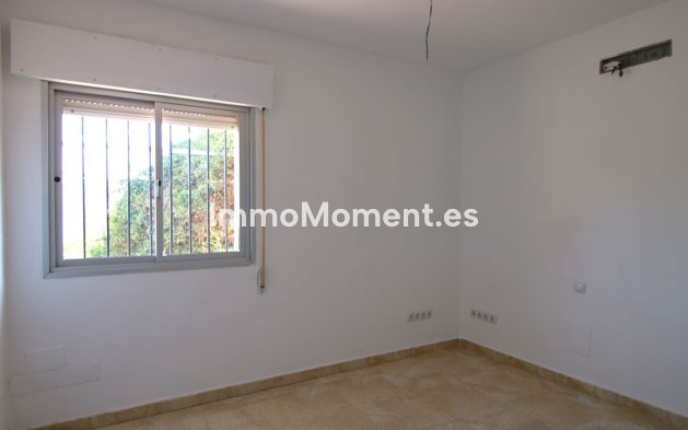 Wiederverkauf - Villa -   Inländisch - Alora