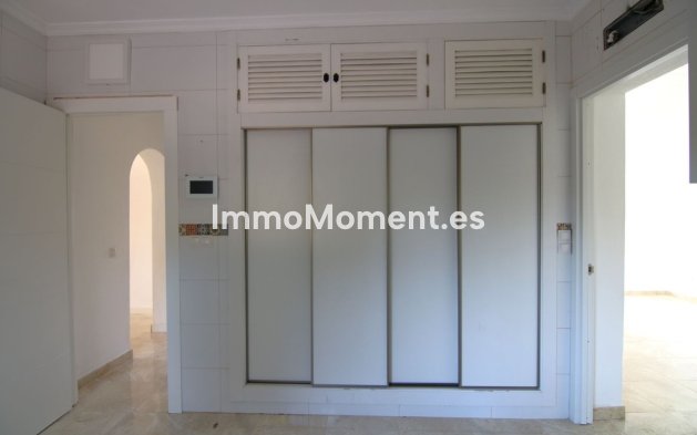 Wiederverkauf - Villa -   Inländisch - Alora