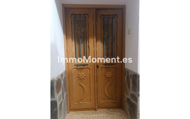 Reventa - Villa - Interior  - Guaro