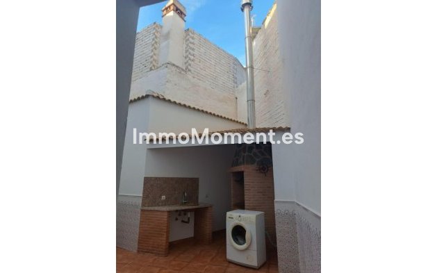 Reventa - Villa - Interior  - Guaro