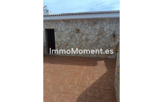 Reventa - Villa - Interior  - Guaro