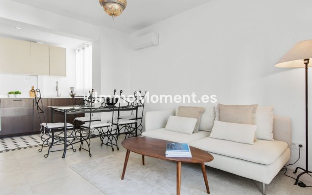 Wiederverkauf - Wohnung - Estepona  - Estepona Centro