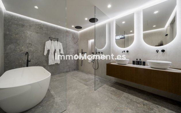 Wiederverkauf - Villa - Marbella - Nagüeles