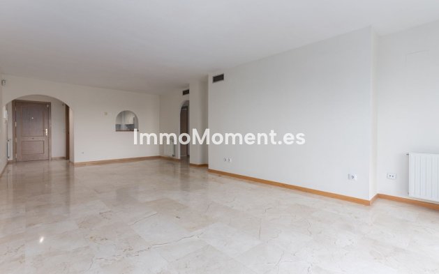 Resale - Apartment - Marbella - Guadalmina Alta
