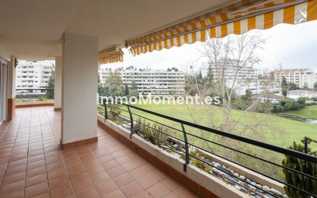 Resale - Apartment - Marbella - Guadalmina Alta