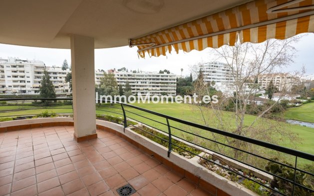 Resale - Apartment - Marbella - Guadalmina Alta