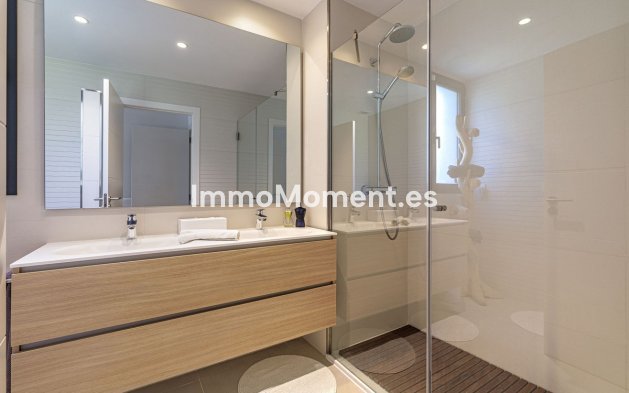 Resale - Apartment - Estepona - Atalaya