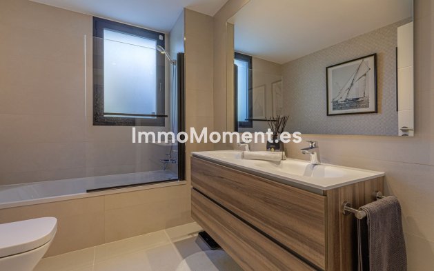 Resale - Apartment - Estepona - Atalaya