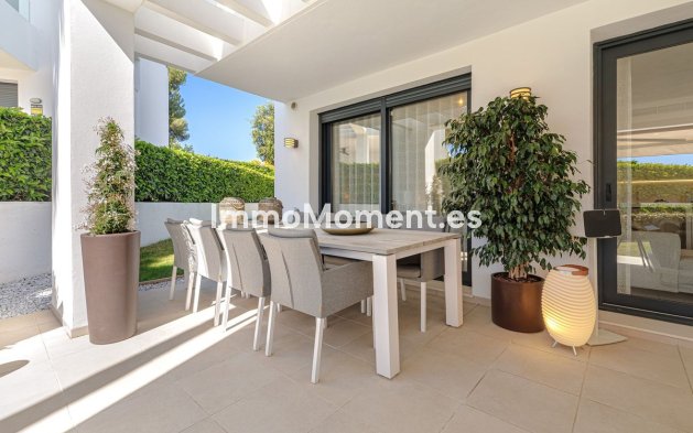 Resale - Apartment - Estepona - Atalaya
