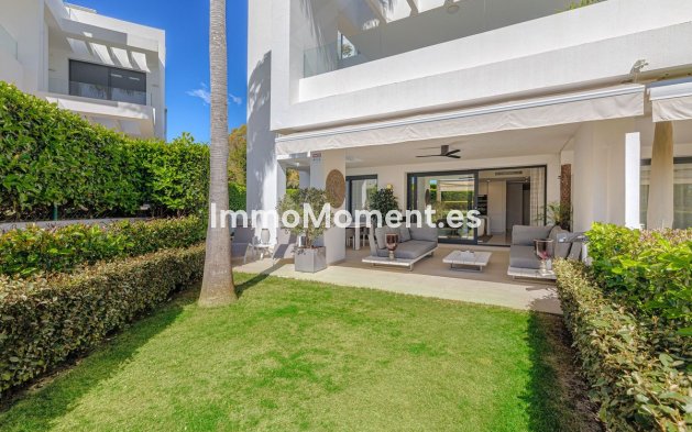 Resale - Apartment - Estepona - Atalaya