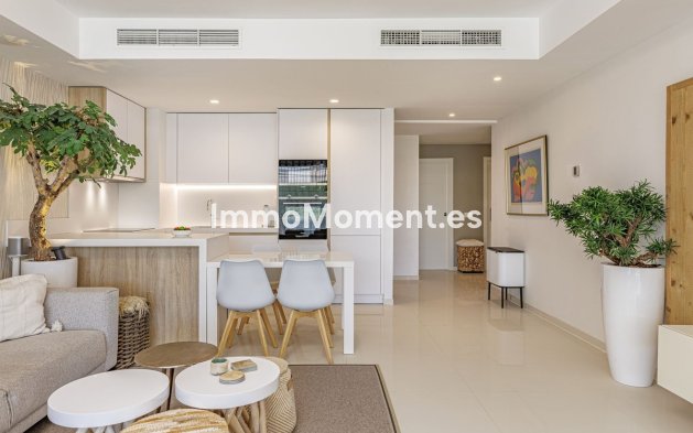 Resale - Apartment - Estepona - Atalaya