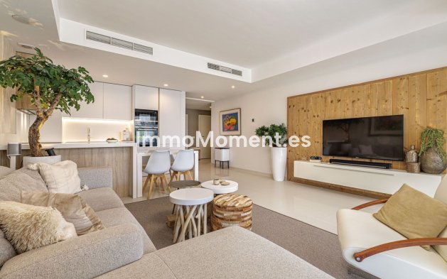 Resale - Apartment - Estepona - Atalaya