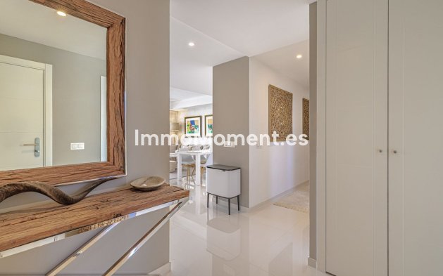 Resale - Apartment - Estepona - Atalaya
