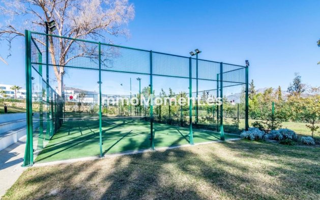 Resale - Apartment - Estepona - Atalaya