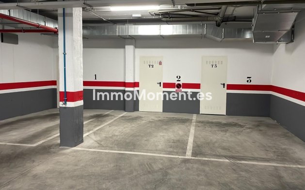 Resale - Apartment - Estepona - Atalaya