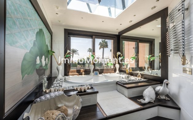 Resale - Villa - Estepona - Estepona Centro