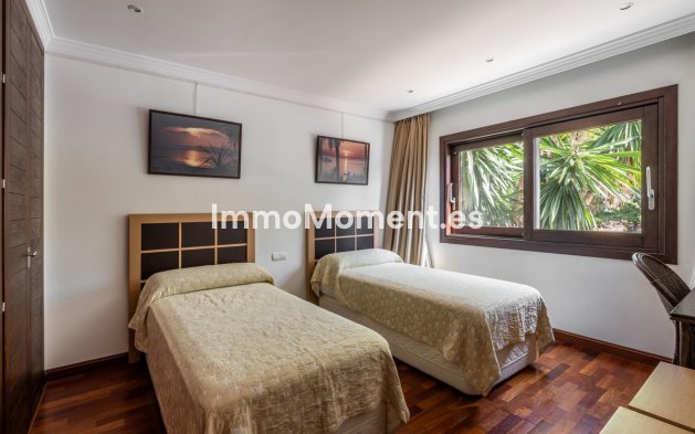 Resale - Villa - Estepona - Estepona Centro